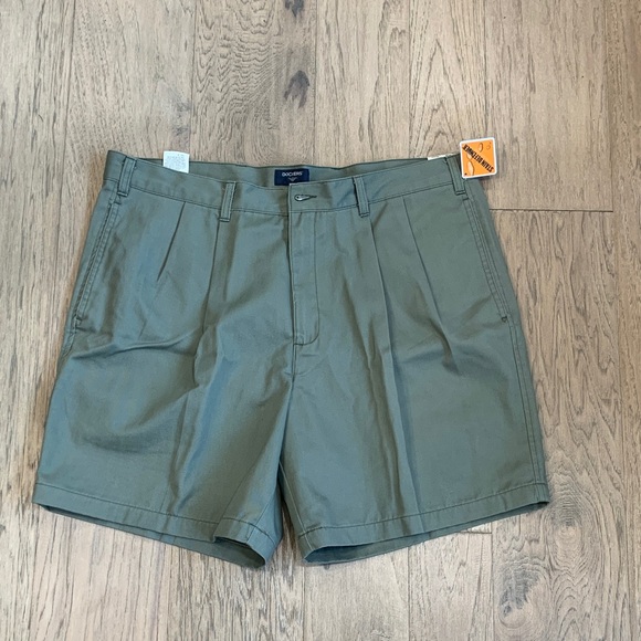 Dockers Other - NWT Dockers Men's Olive Flat-Front Casual Shorts Size 38x6